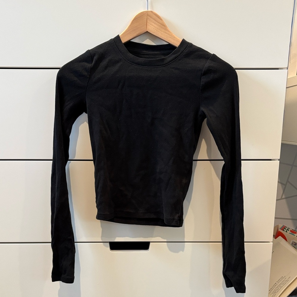 Hollister XS Black Baby Tee